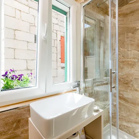 Agava Lux Rooms&pool Pensionat Split