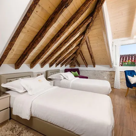 Agava Lux Rooms&pool 4*