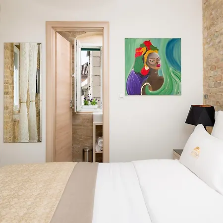 ゲストハウス Agava Lux Rooms&pool スプリト