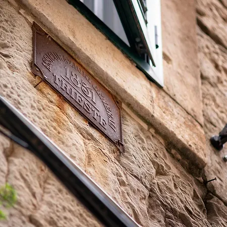 Agava Lux Rooms&pool 4* スプリト