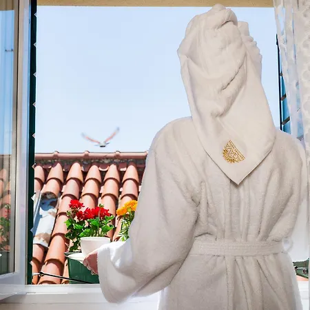 Agava Lux Rooms&pool 4* سبليت