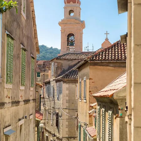 Agava Lux Rooms&pool 4*