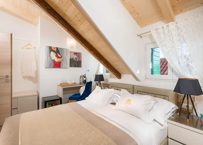 Agava Lux Rooms&pool Guest house