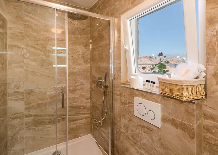 Agava Lux Rooms&pool 4* Split